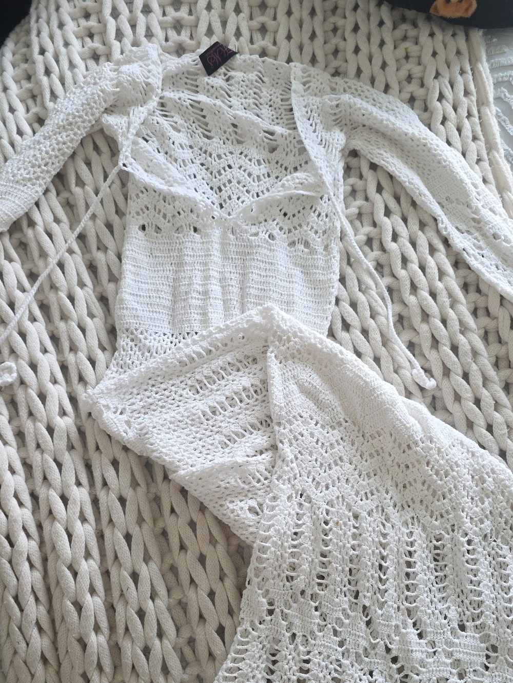 Hot Miami Styles White Crocheted Cover-Up